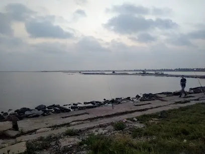 Memorial Causeway Fishing Beach