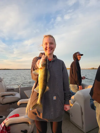 Pelican Lake Fish House Rentals and Guide Service (Breezy Point MN)